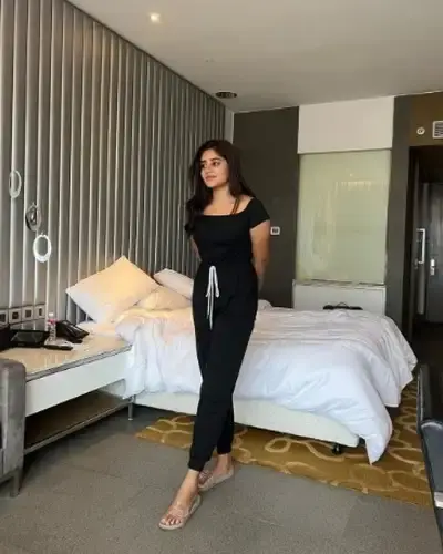 Call Girls Hazratganj Cash On Delivery