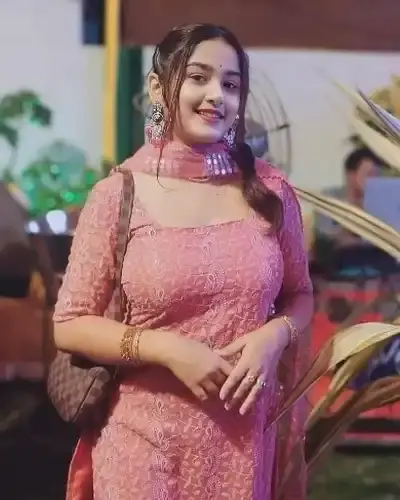 Call Girls Hazratganj Cash On Delivery